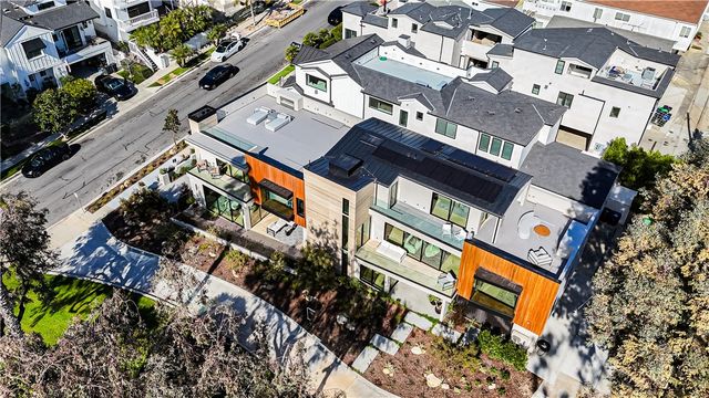 400 Heliotrope, Corona Del Mar, CA 92625