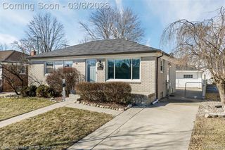 25083 Arlington Street, Roseville, MI 48066