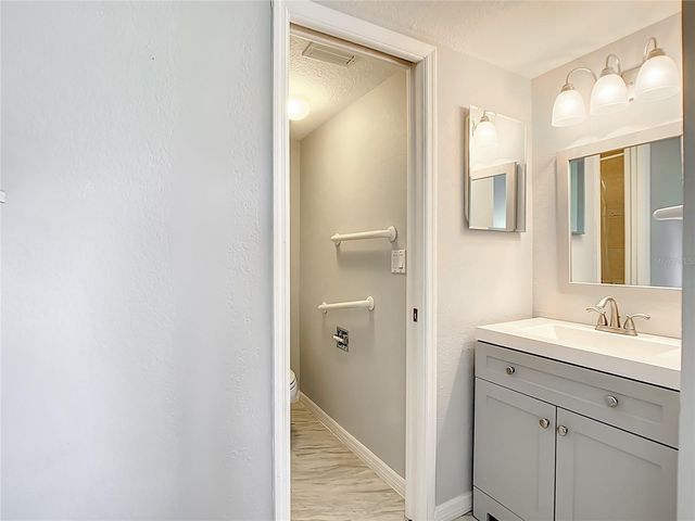 404 CERROMAR CIRCLE N 115, Venice, FL 34293