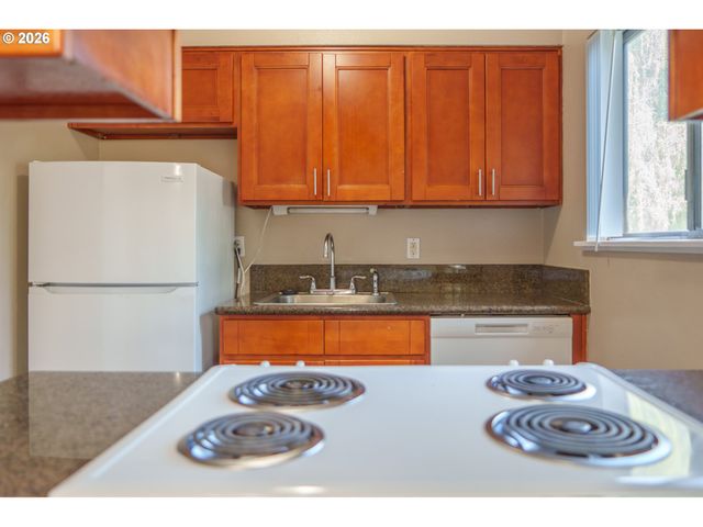 9512 N OSWEGO Ave, Portland, OR 97203