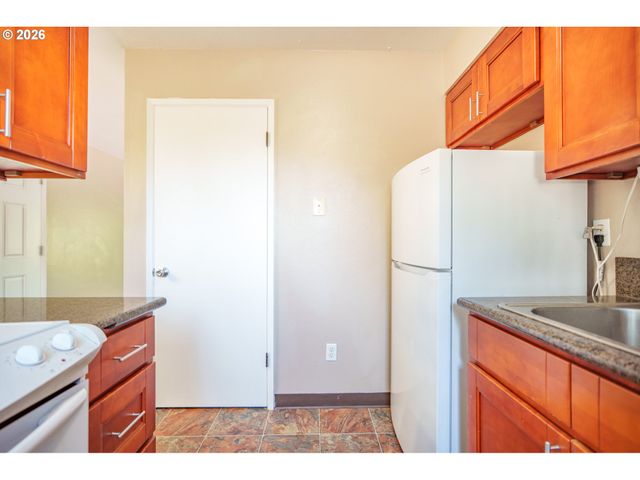 9512 N OSWEGO Ave, Portland, OR 97203
