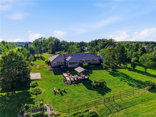 565 Schad Road, Bennington, NY 14004