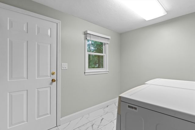 16 Dartmoor Dr, Shrewsbury, MA 01545