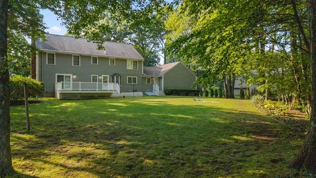 16 Dartmoor Dr, Shrewsbury, MA 01545