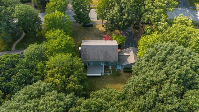 16 Dartmoor Dr, Shrewsbury, MA 01545