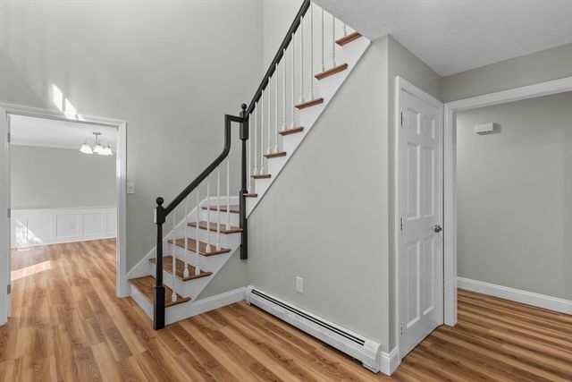 16 Dartmoor Dr, Shrewsbury, MA 01545