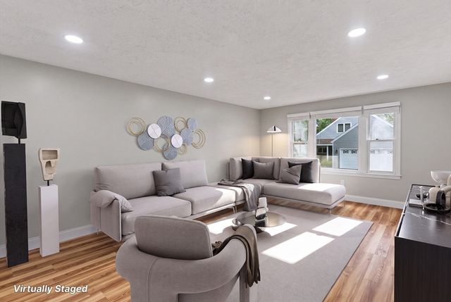 16 Dartmoor Dr, Shrewsbury, MA 01545