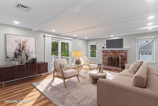 16 Dartmoor Dr, Shrewsbury, MA 01545