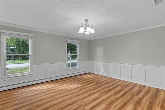 16 Dartmoor Dr, Shrewsbury, MA 01545