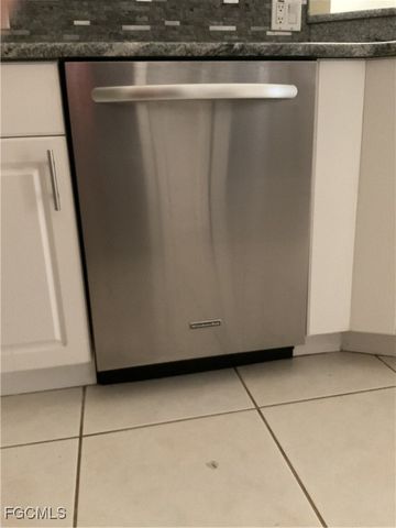 3920 SE 2nd PL, Cape Coral, FL 33904