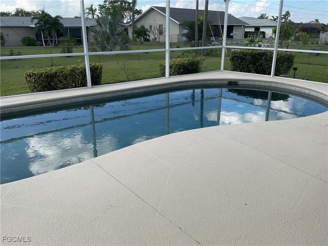 3920 SE 2nd PL, Cape Coral, FL 33904