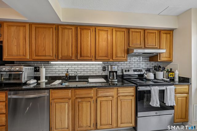 43 Highland Road 43, Stamford, CT 06902