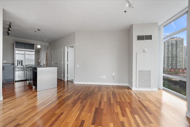 510 W Erie Street 805, Chicago, IL 60654