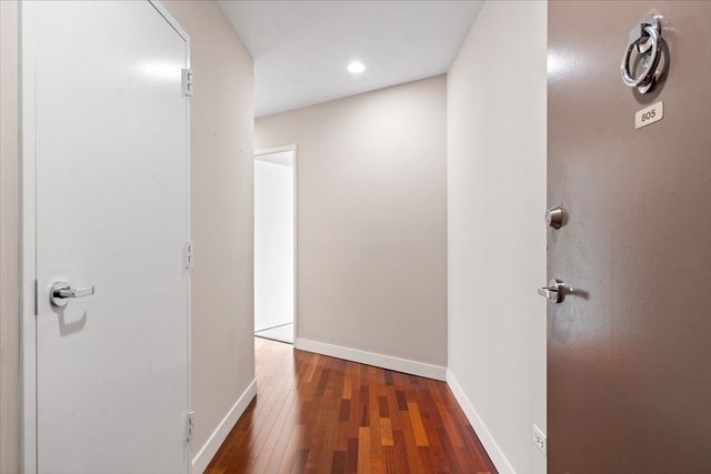 510 W Erie Street 805, Chicago, IL 60654