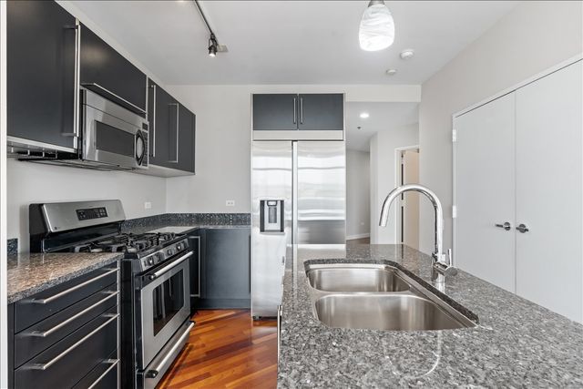 510 W Erie Street 805, Chicago, IL 60654