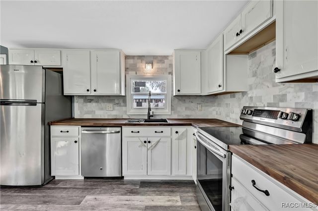 8340 W Amelia Court, Homosassa, FL 34448