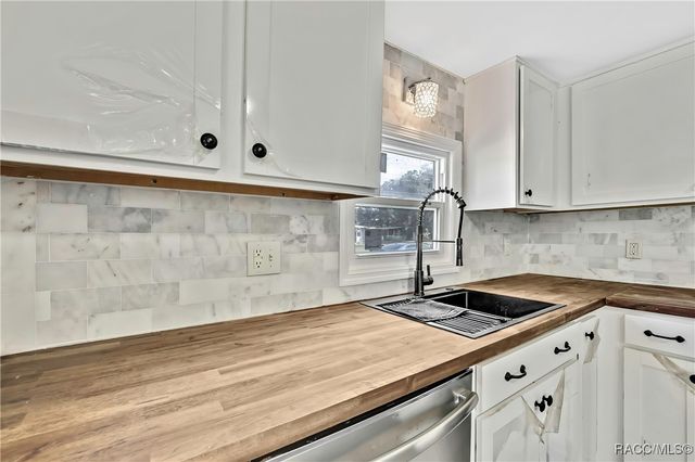 8340 W Amelia Court, Homosassa, FL 34448