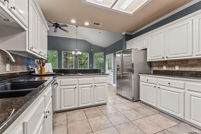447 Sandy Springs Ln, Jackson, LA 70748