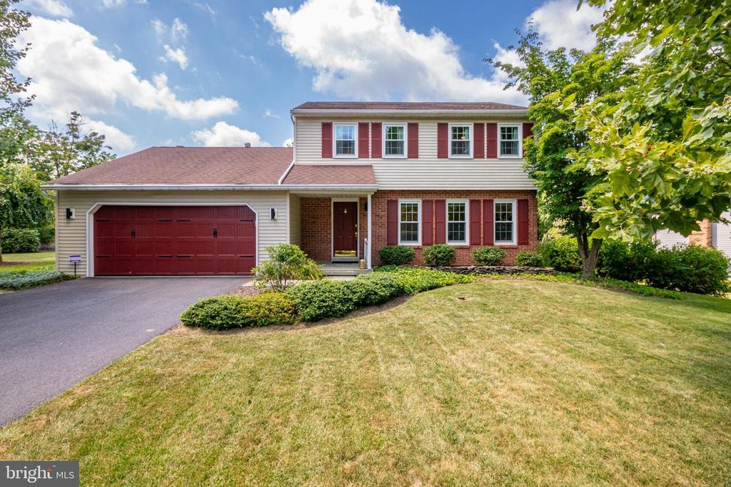 100 MESA DR, Sinking Spring, PA 19608