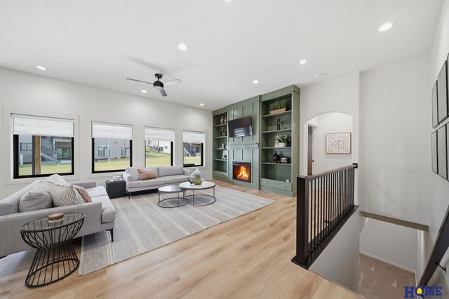 8819 Appaloosa Lane, Lincoln, NE 68520