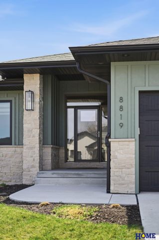 8819 Appaloosa Lane, Lincoln, NE 68520