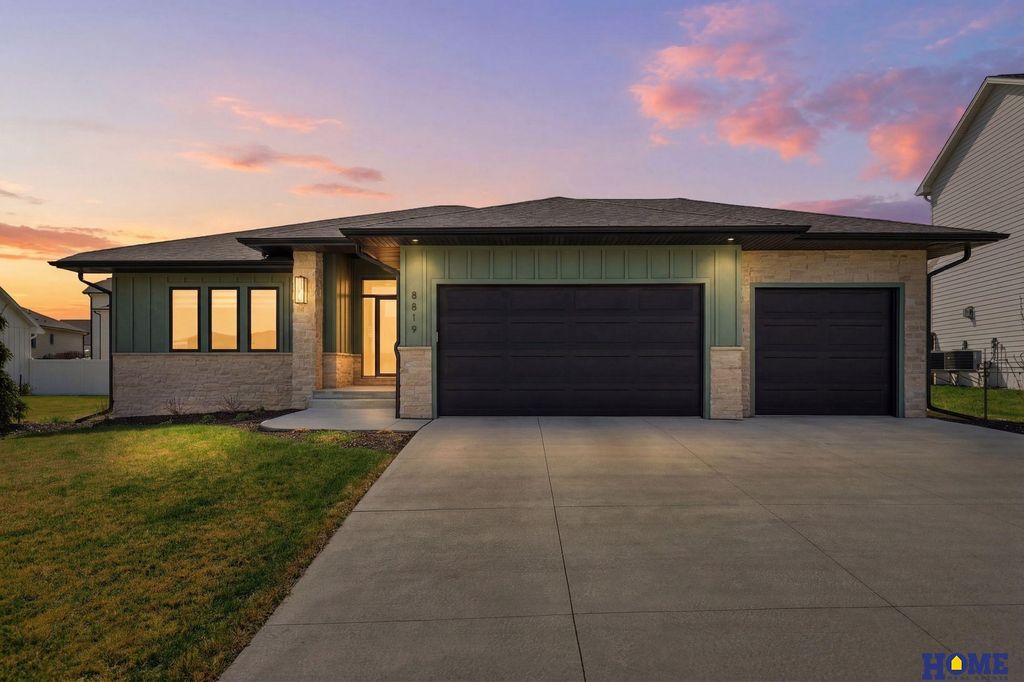 8819 Appaloosa Lane, Lincoln, NE 68520