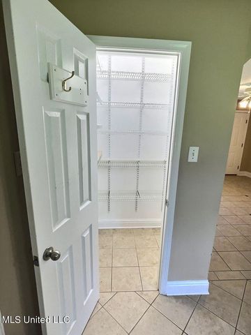 125 Linda Circle, Ocean Springs, MS 39564