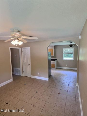 125 Linda Circle, Ocean Springs, MS 39564