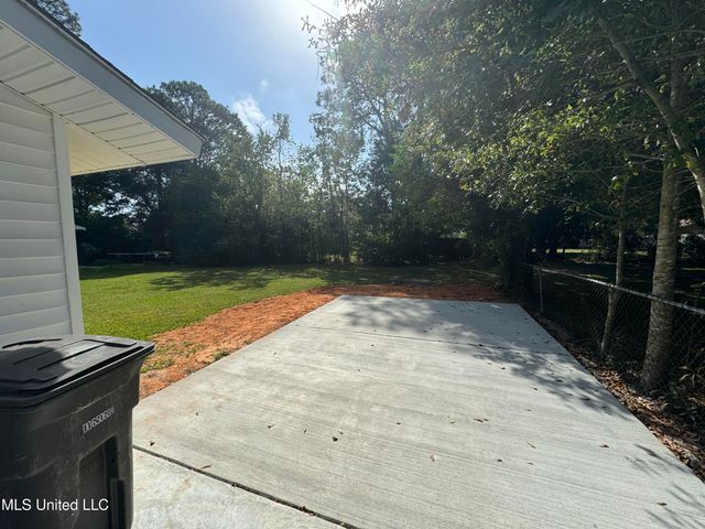 125 Linda Circle, Ocean Springs, MS 39564