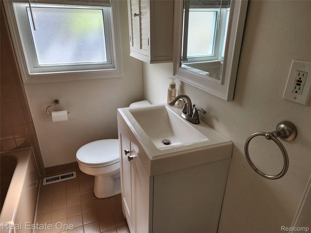 3659 Ellwood Avenue, Berkley, MI 48072