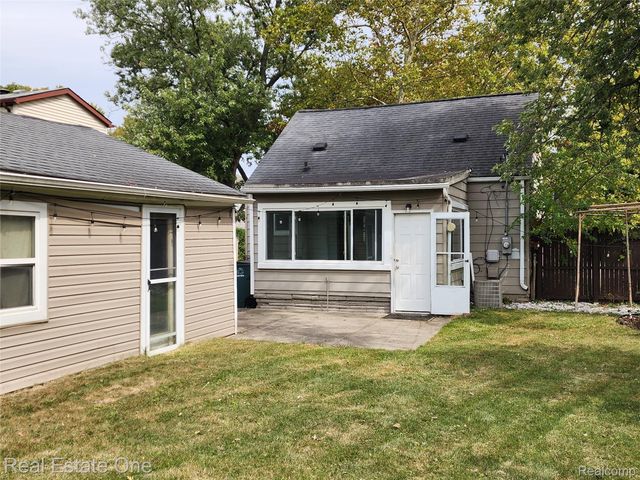 3659 Ellwood Avenue, Berkley, MI 48072