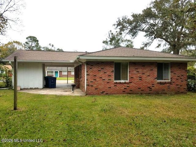 7105 Melrose Drive, Biloxi, MS 39532