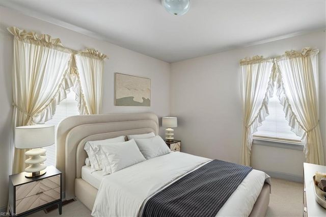 104 King Forest LN, Newport News, VA 23608