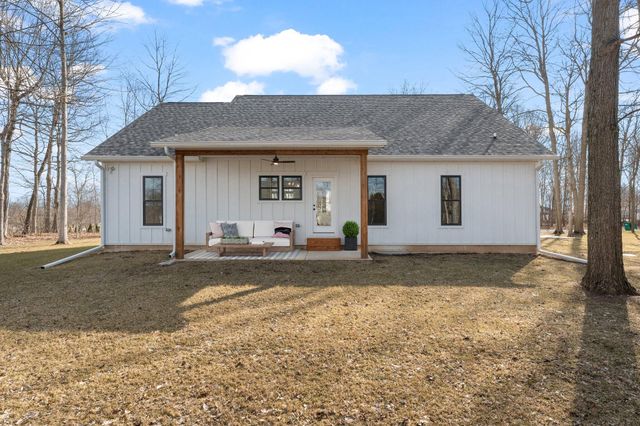 3574 S Maple Lane Court, La Porte, IN 46350