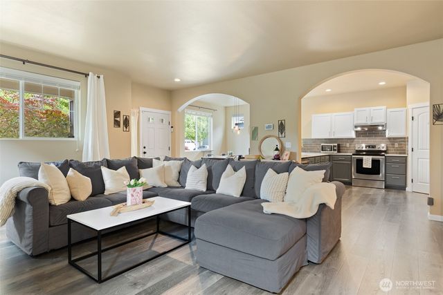 507 Meadowwood Drive SW, Olympia, WA 98502