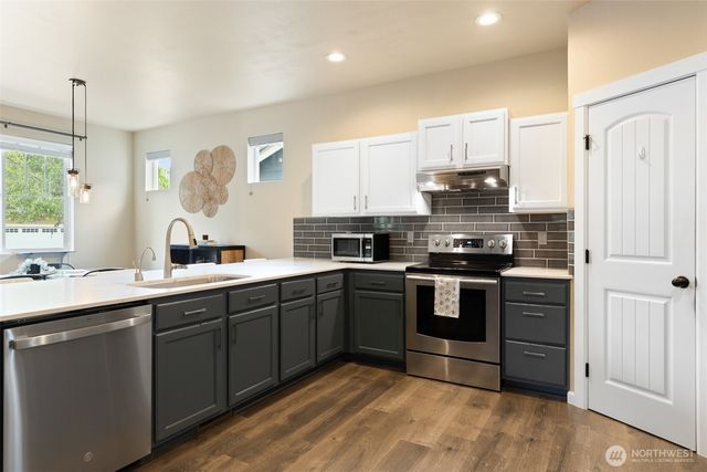 507 Meadowwood Drive SW, Olympia, WA 98502