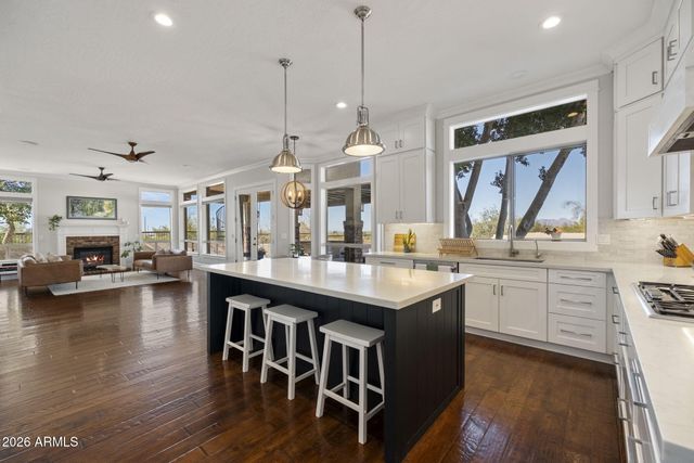 6910 E SADDLEBACK Circle, Mesa, AZ 85207