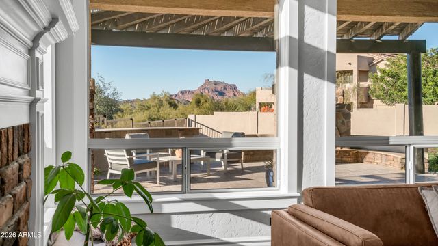 6910 E SADDLEBACK Circle, Mesa, AZ 85207