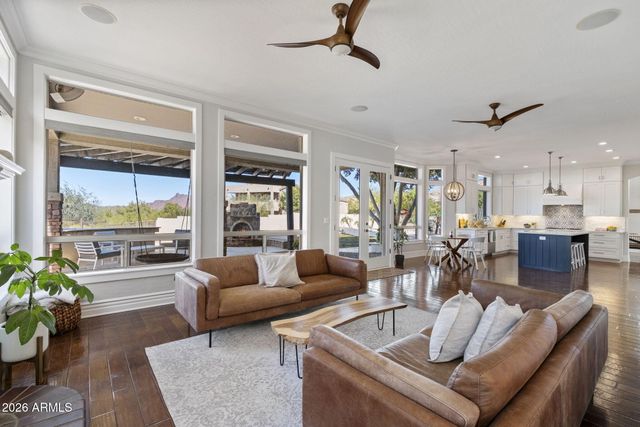 6910 E SADDLEBACK Circle, Mesa, AZ 85207