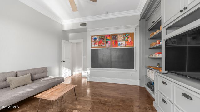 6910 E SADDLEBACK Circle, Mesa, AZ 85207