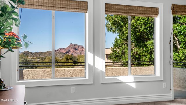 6910 E SADDLEBACK Circle, Mesa, AZ 85207