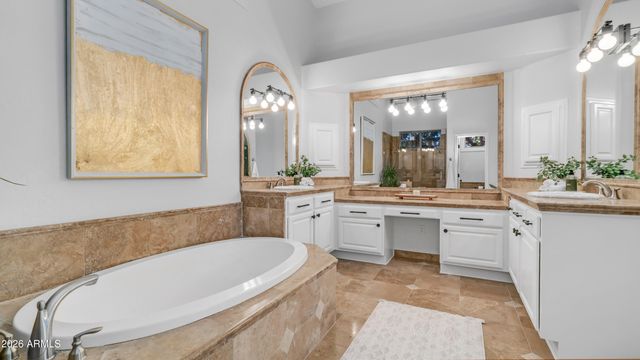 6910 E SADDLEBACK Circle, Mesa, AZ 85207