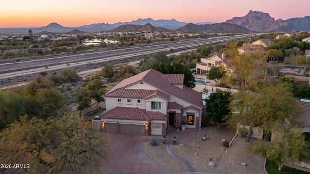 6910 E SADDLEBACK Circle, Mesa, AZ 85207