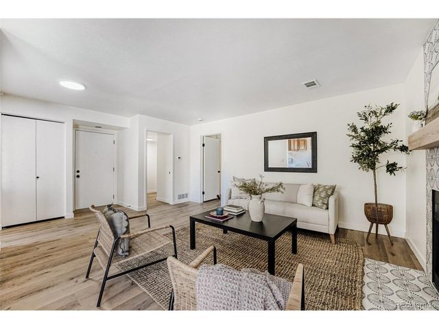 3023 S Ursula Cir 302, Aurora, CO 80014