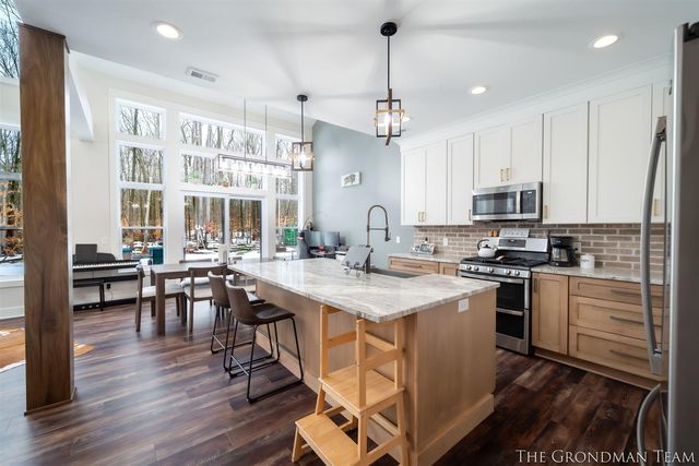 10711 Stump Street, Grand Haven, MI 49417