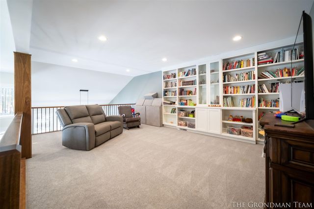 10711 Stump Street, Grand Haven, MI 49417