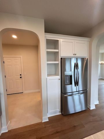 4181 Arbor Drive, Woodbury, MN 55129