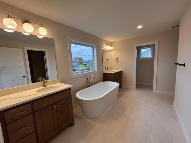 4181 Arbor Drive, Woodbury, MN 55129