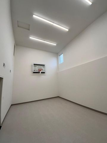 4181 Arbor Drive, Woodbury, MN 55129