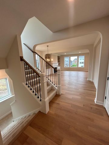 4181 Arbor Drive, Woodbury, MN 55129